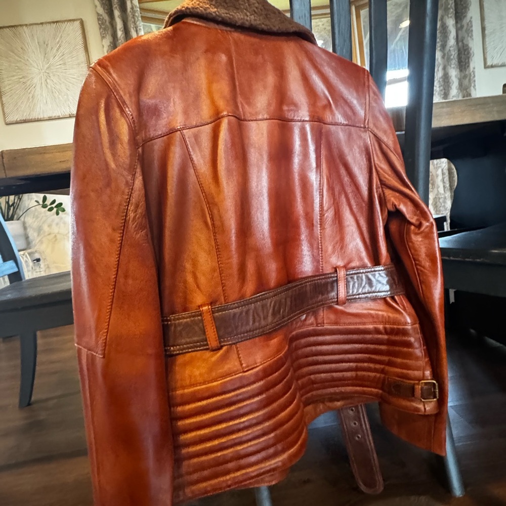 Women's Brown Leather Shearling Collar Jacket - Picture 5 of 5